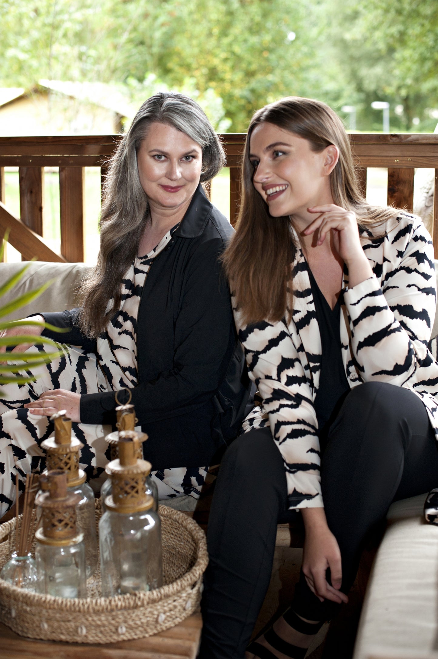 Tee V-Neck | African Cat